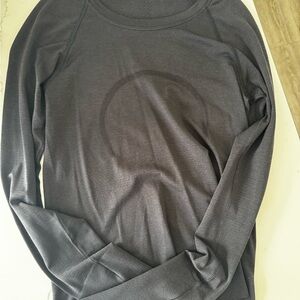 lululemon athletica Gray Long Sleeve Tee